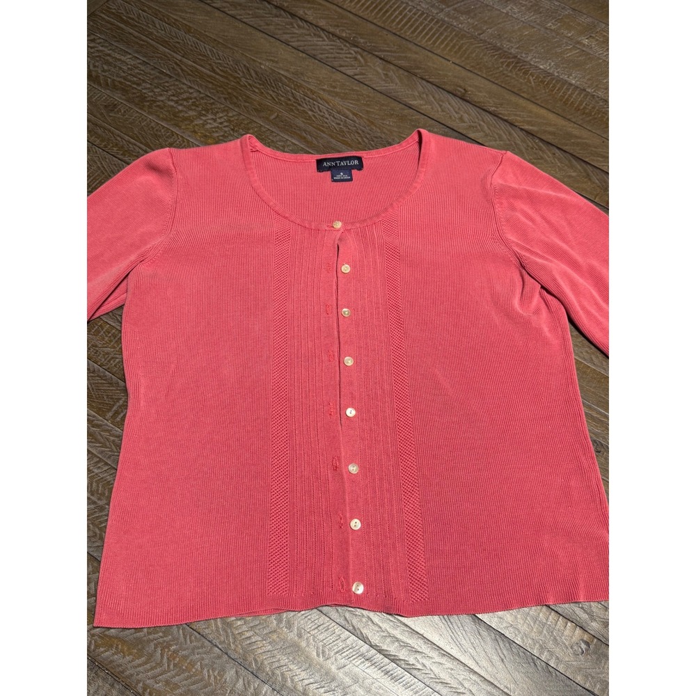 Ann Taylor Cardigan Small Coral Pink 100% Silk Ribbed Pointelle Knit PreLoved - Picture 2 of 5